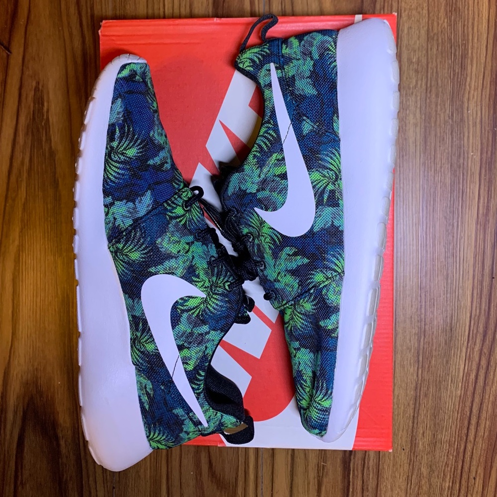 Nike RosheRun Print🔥🔥